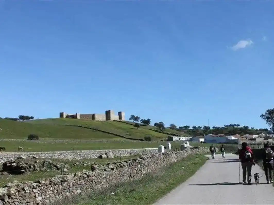 Vista exterior de Pis en venda en El Real de la Jara amb Aire condicionat, Jardí privat i Parquet