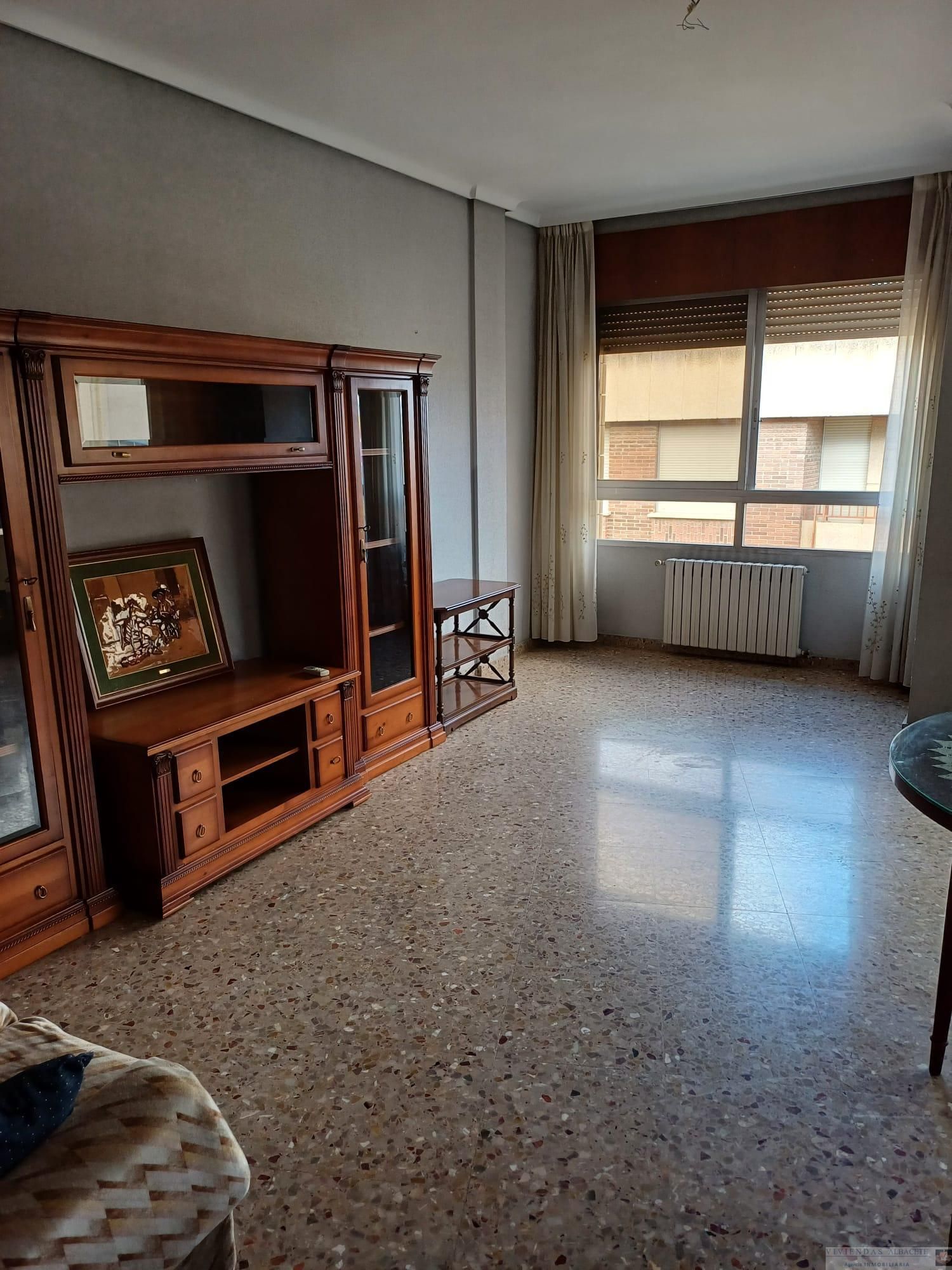 Sala d'estar de Pis en venda en  Albacete Capital amb Aire condicionat, Calefacció i Traster