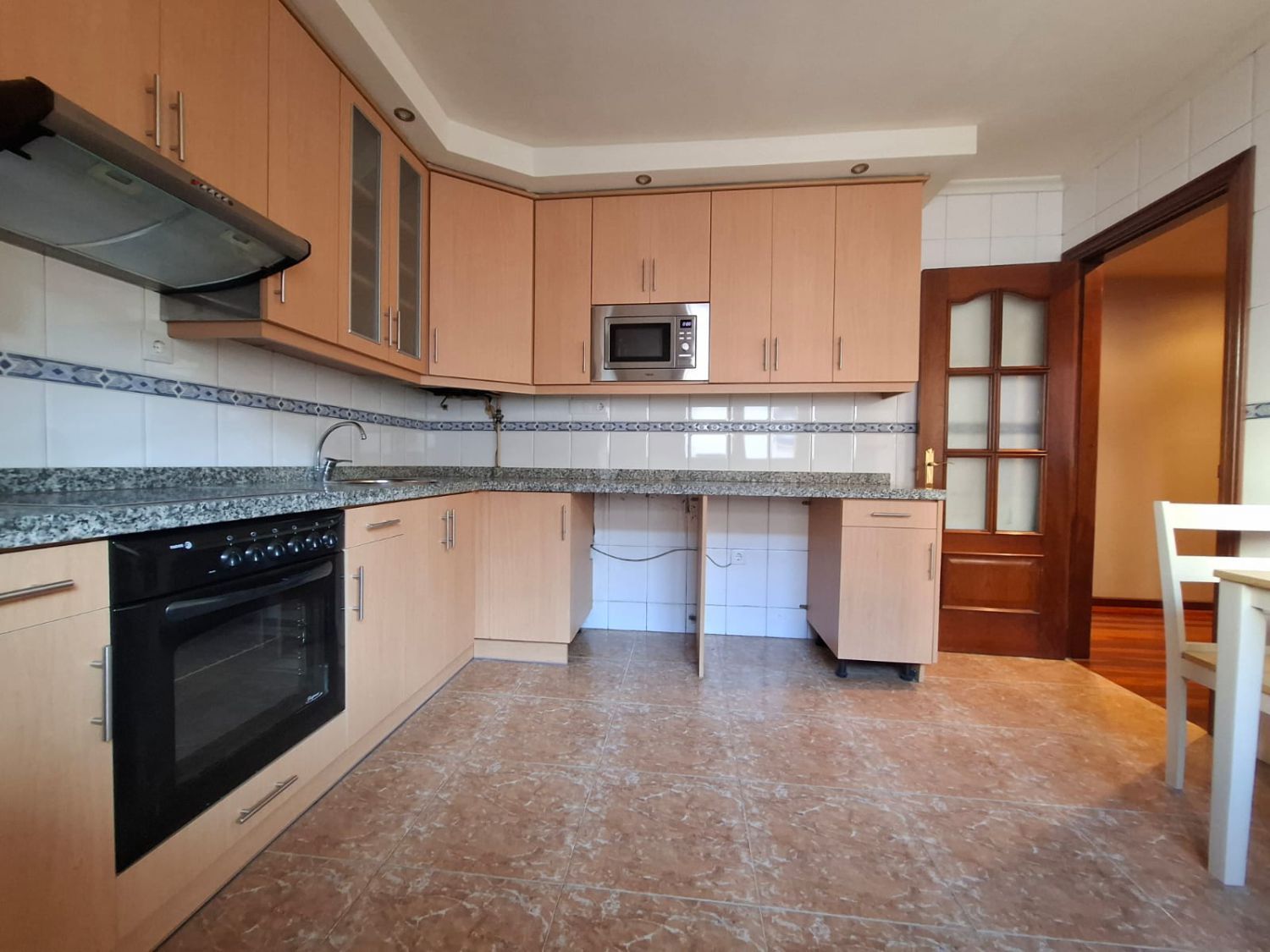 Cuina de Dúplex en venda en Gijón  amb Calefacció i Traster