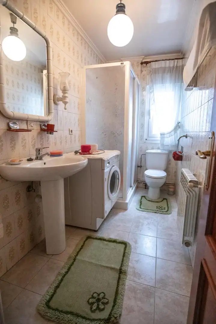 Baño de Piso en venta en Santander con Calefacción y Amueblado