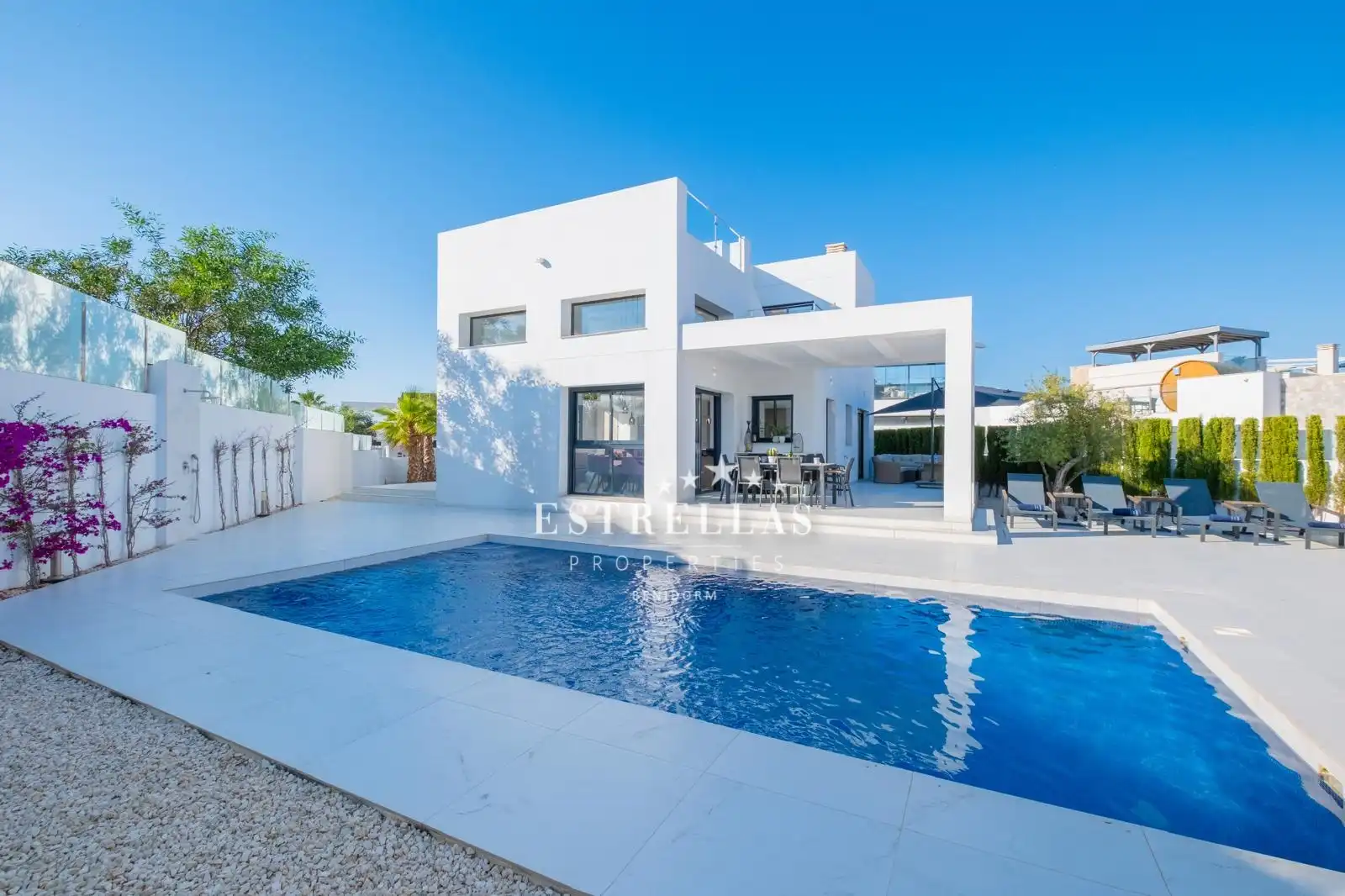 Vista exterior de Casa o xalet en venda en Rojales amb Aire condicionat, Calefacció i Piscina