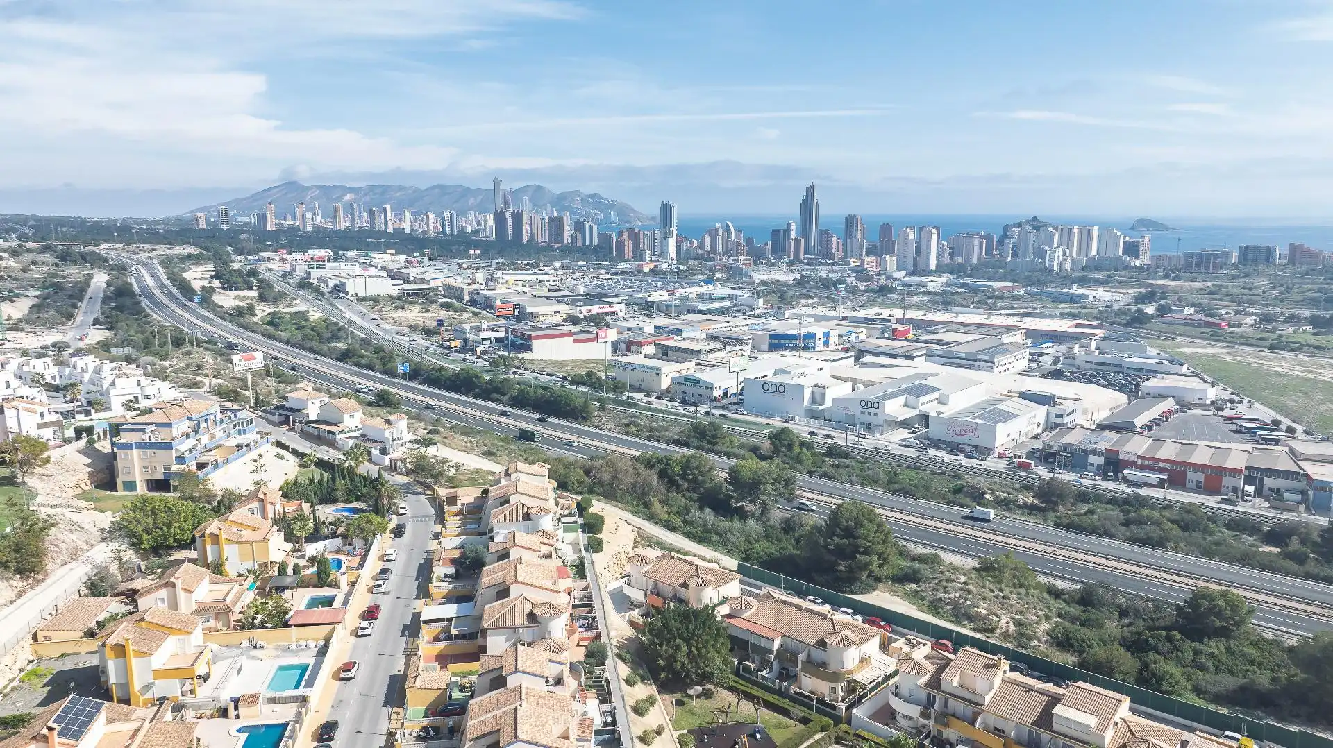Vista exterior de Casa o chalet en venta en Finestrat con Aire acondicionado, Calefacción y Jardín privado