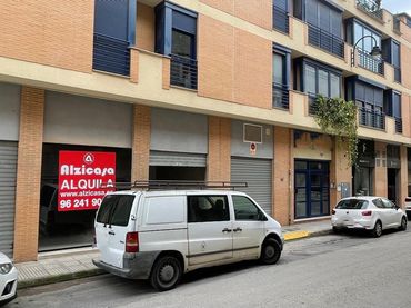 Local comercial en alquiler en Carrer del Cardenal Vera