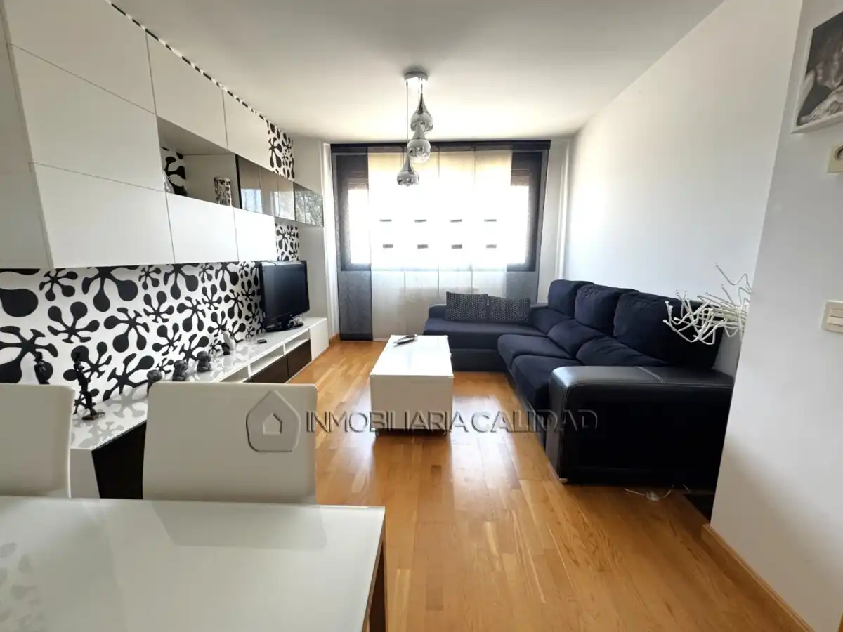 Sala de estar de Piso en venta en Burgos con Calefacción, Terraza y Trastero