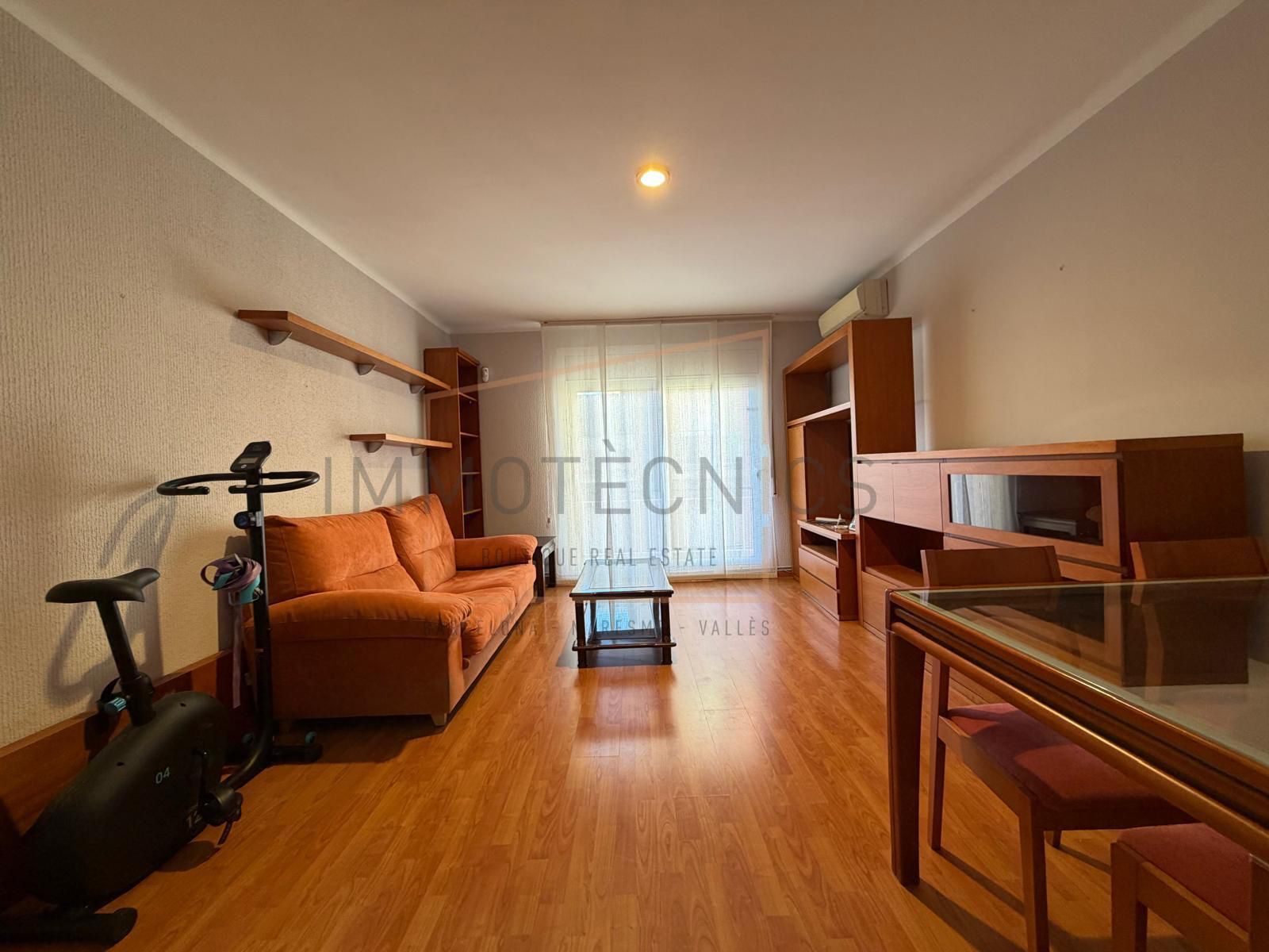 Living room of Flat for sale in Granollers  with Heating, Parquet flooring and Oven