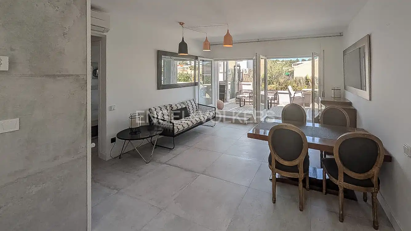Sala d'estar de Àtic de lloguer en Sitges amb Aire condicionat, Calefacció i Terrassa