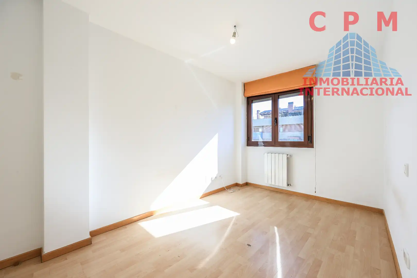 Bedroom of Flat for rent in Fuencarral - El Pardo