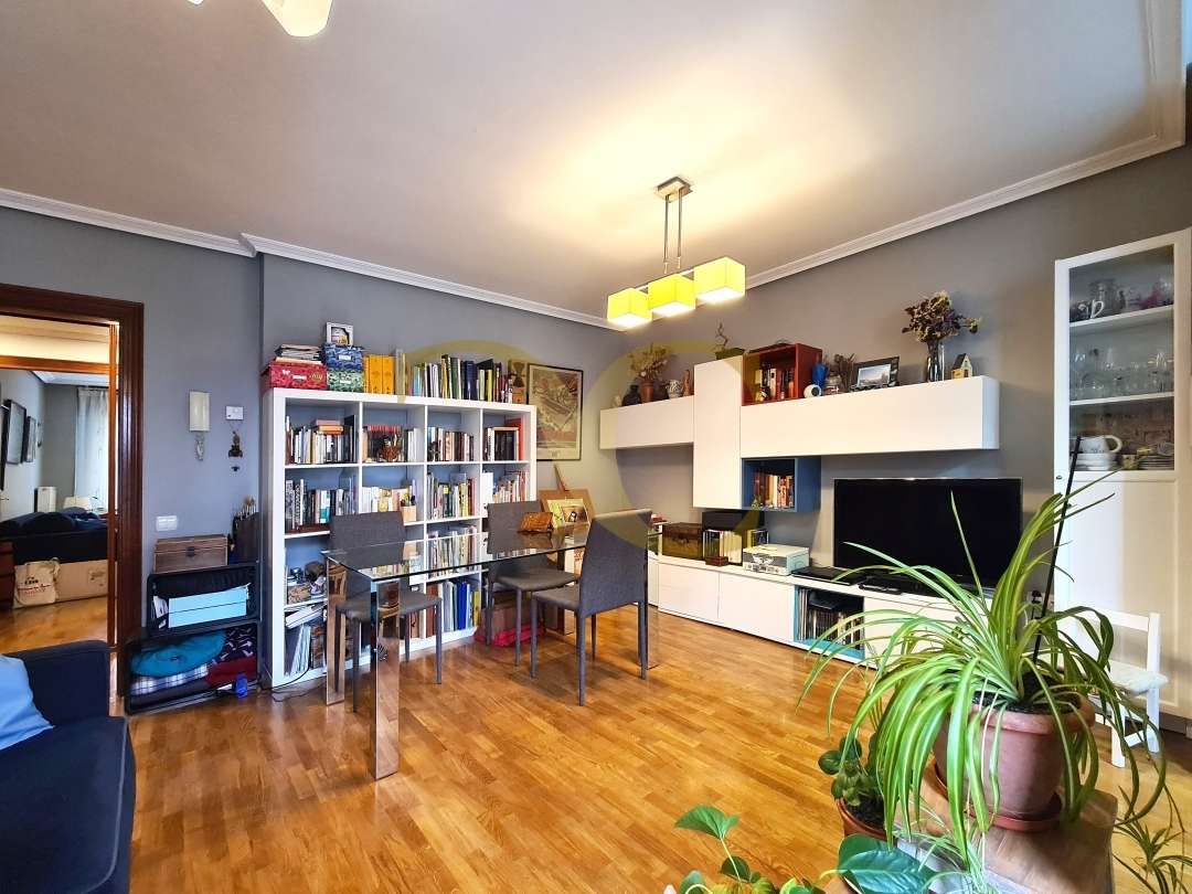 Living room of Apartment for sale in Oviedo   with Heating and Terrace