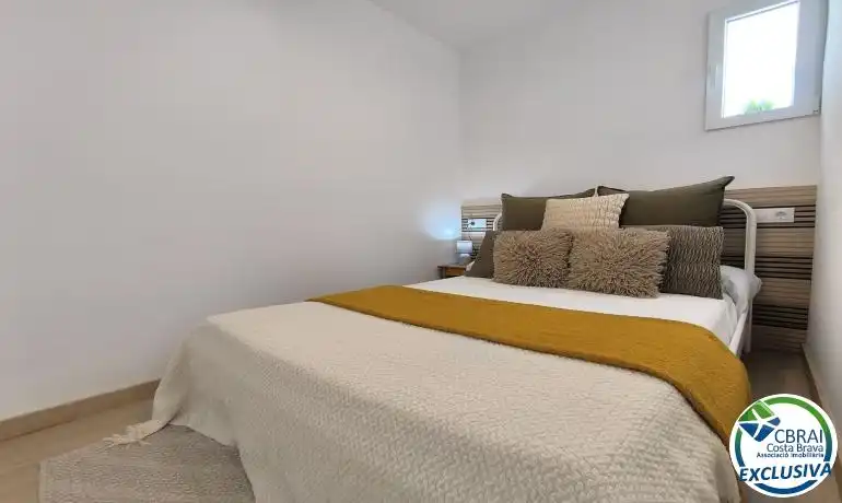 Bedroom of Apartments for sale in Empuriabrava  with Air Conditioner, Heating and Parquet flooring