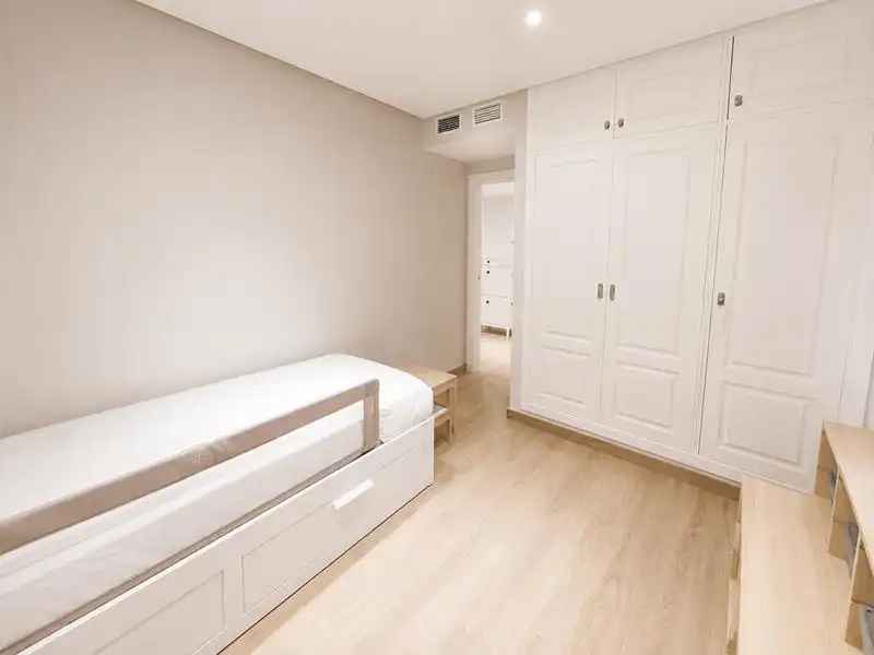 Bedroom of Flat for sale in Estepona  with Air Conditioner, Heating and Private garden