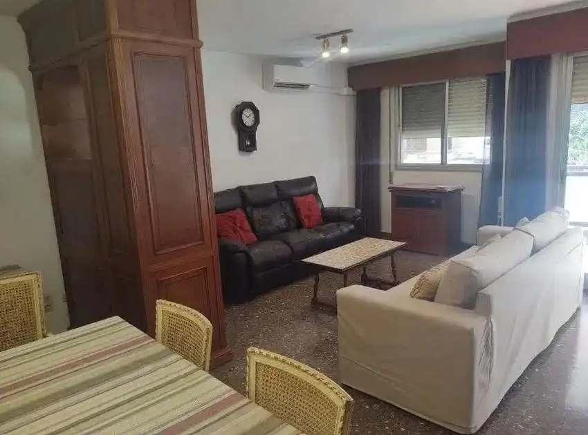 Piso con ascensor en alquiler en Extramurs, imagen 2