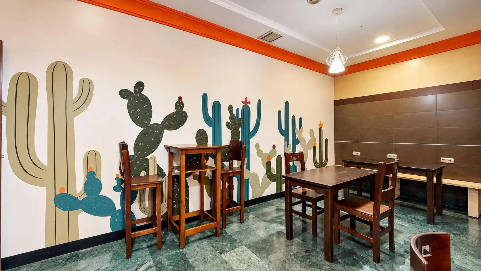 Local en venta en Granada con Aire acondicionado y Amueblado