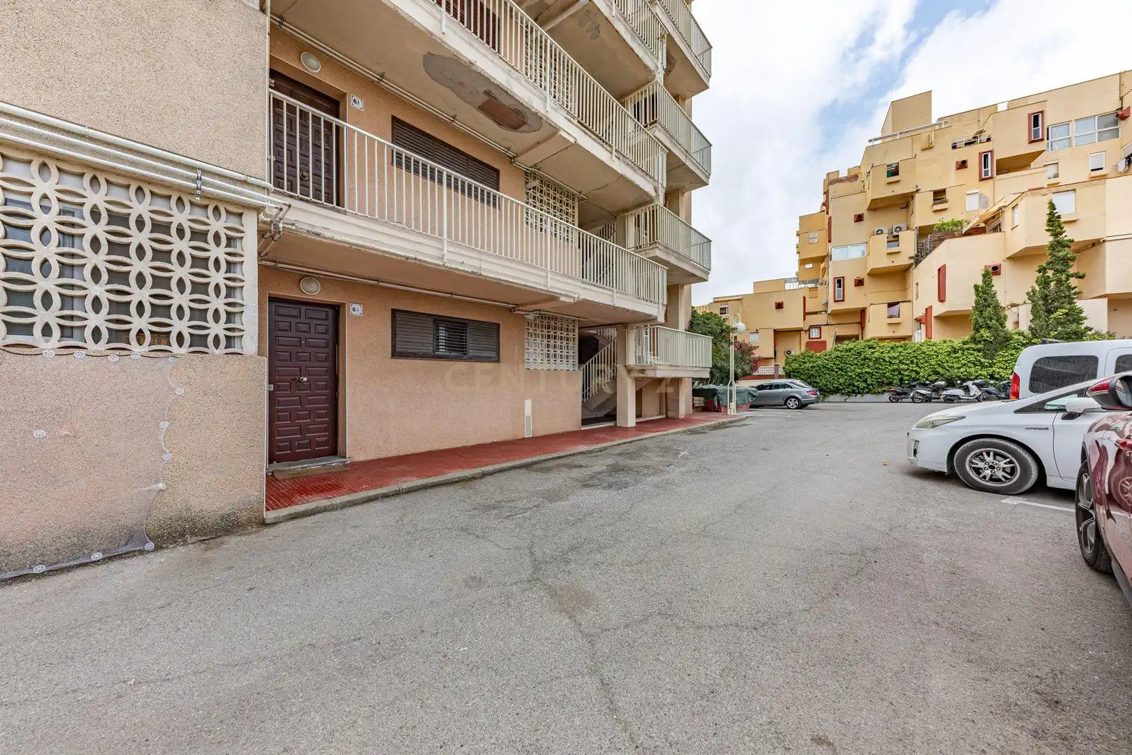 Vista exterior de Apartament en venda en Sant Pere de Ribes amb Aire condicionat, Jardí privat i Balcó