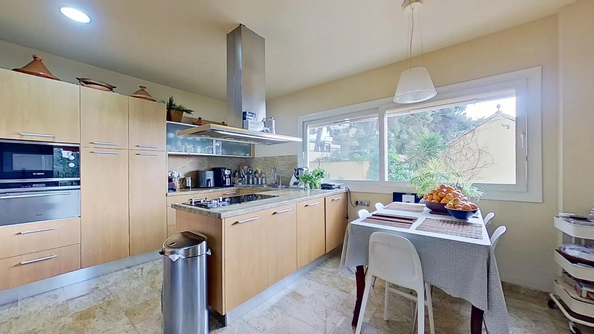 Cocina de Casa o chalet en venta en Málaga con Jardín privado, Terraza y Piscina