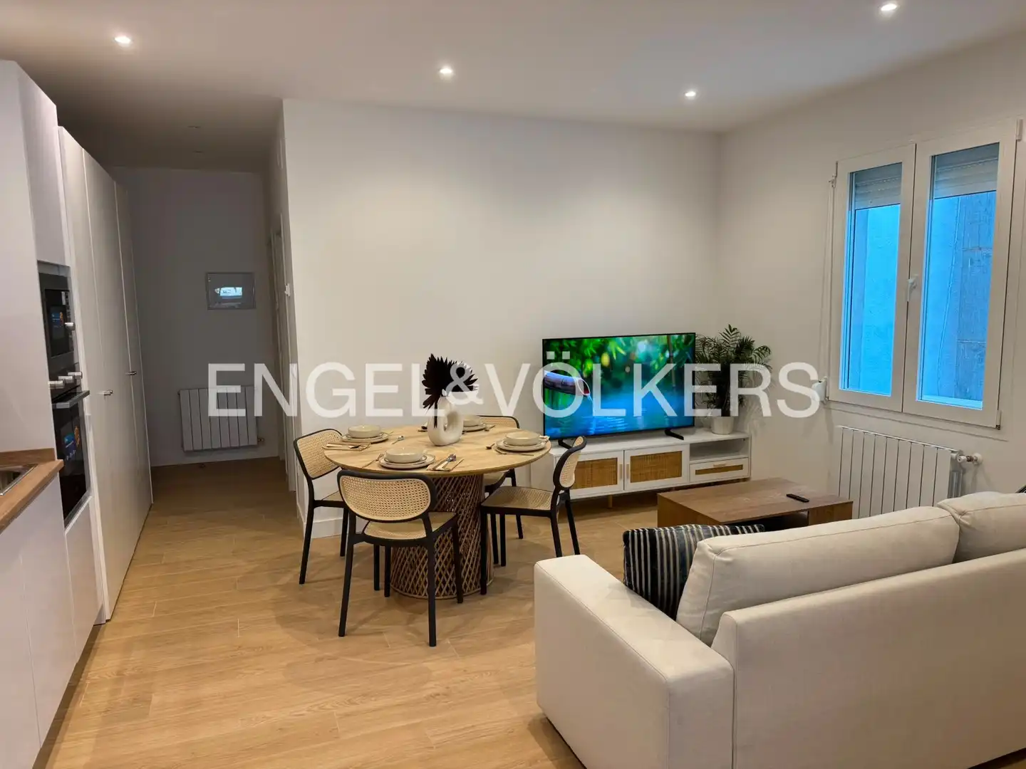 Living room of Flat for rent in Madrid  with Air Conditioner, Heating and Furnished