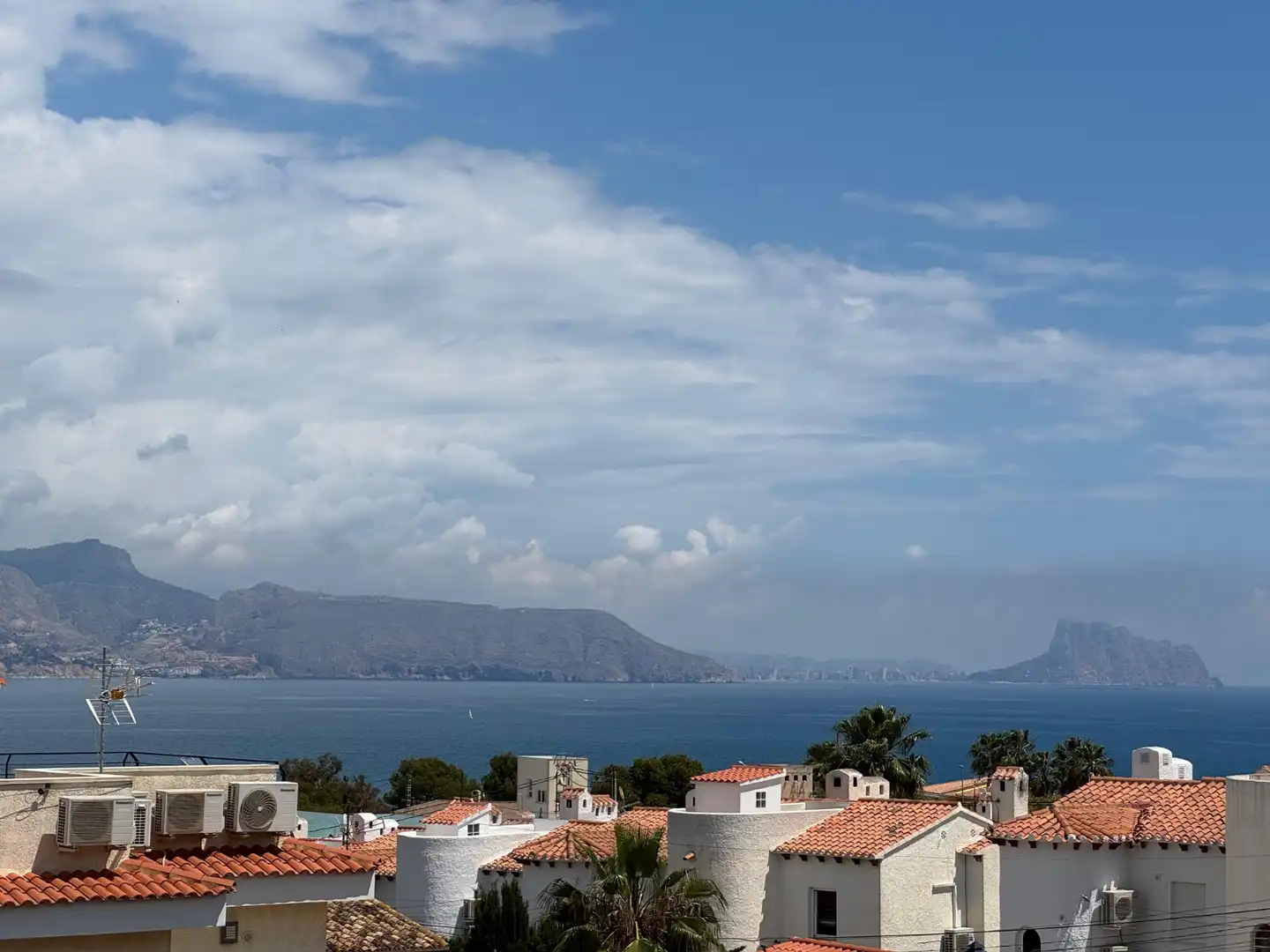 Außenansicht von Haus oder Chalet zur Miete in L'Alfàs del Pi mit Klimaanlage, Heizung und Privatgarten
