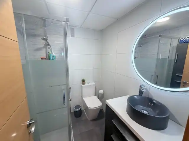 Baño de Piso en venta en Huelva con Aire acondicionado, Calefacción y Parquet