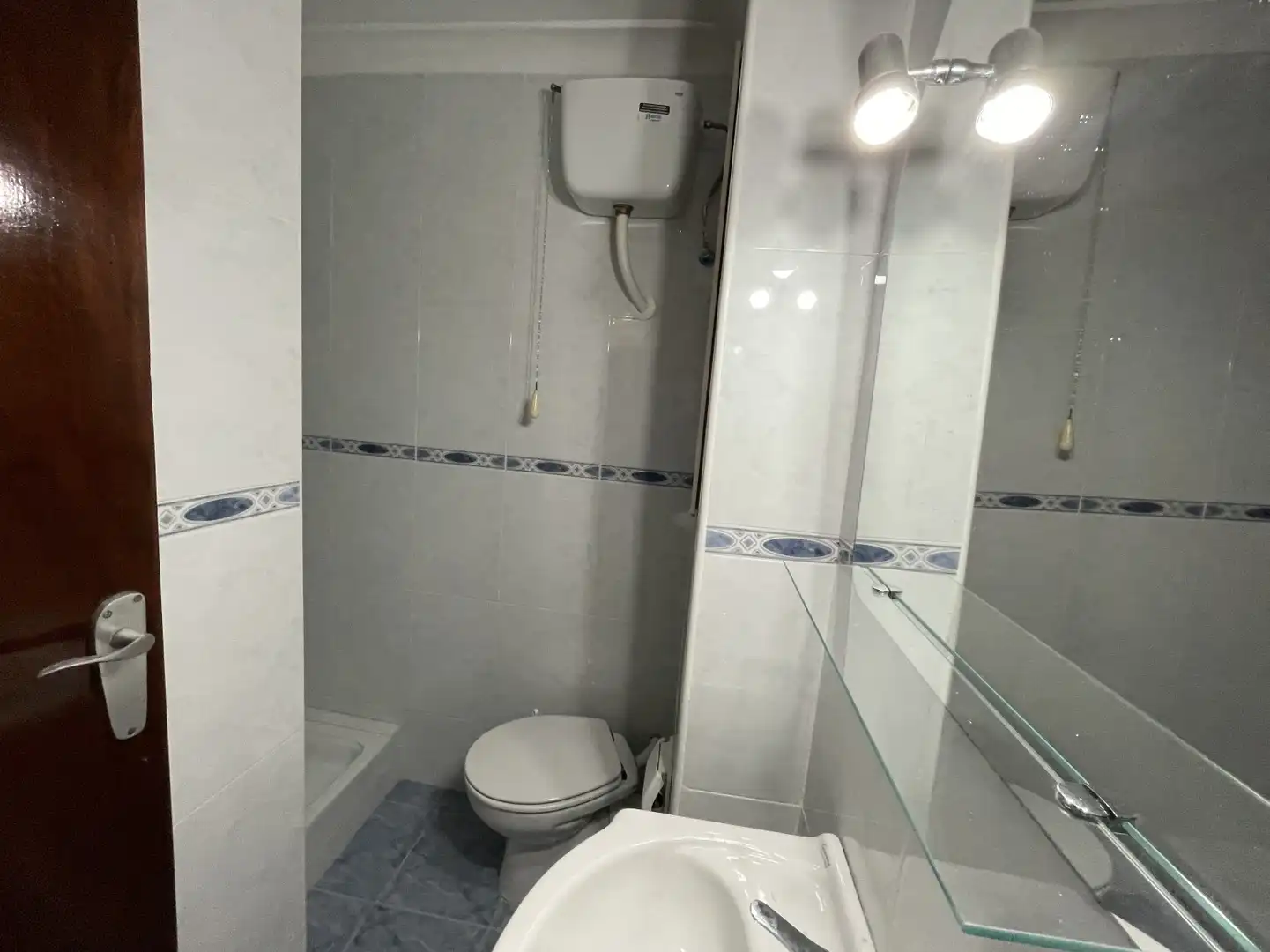 Baño de Piso en venta en Valencia con Aire acondicionado y Balcón