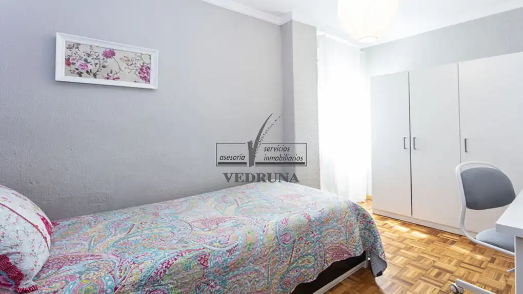 Habitación de Piso de alquiler en Zaragoza con Calefacción, Terraza y Horno