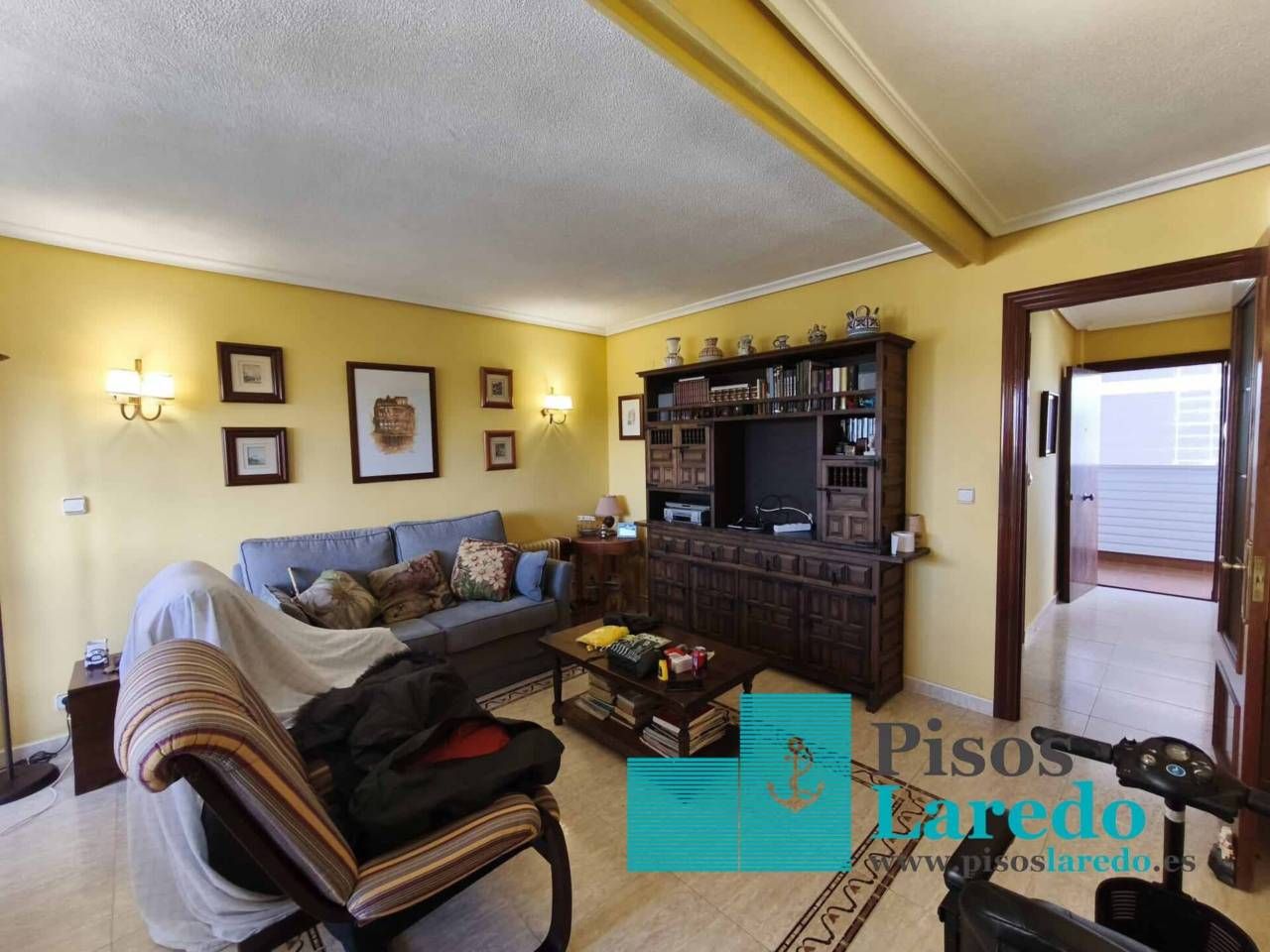 Living room of Flat for sale in Laredo  with Heating and Furnished