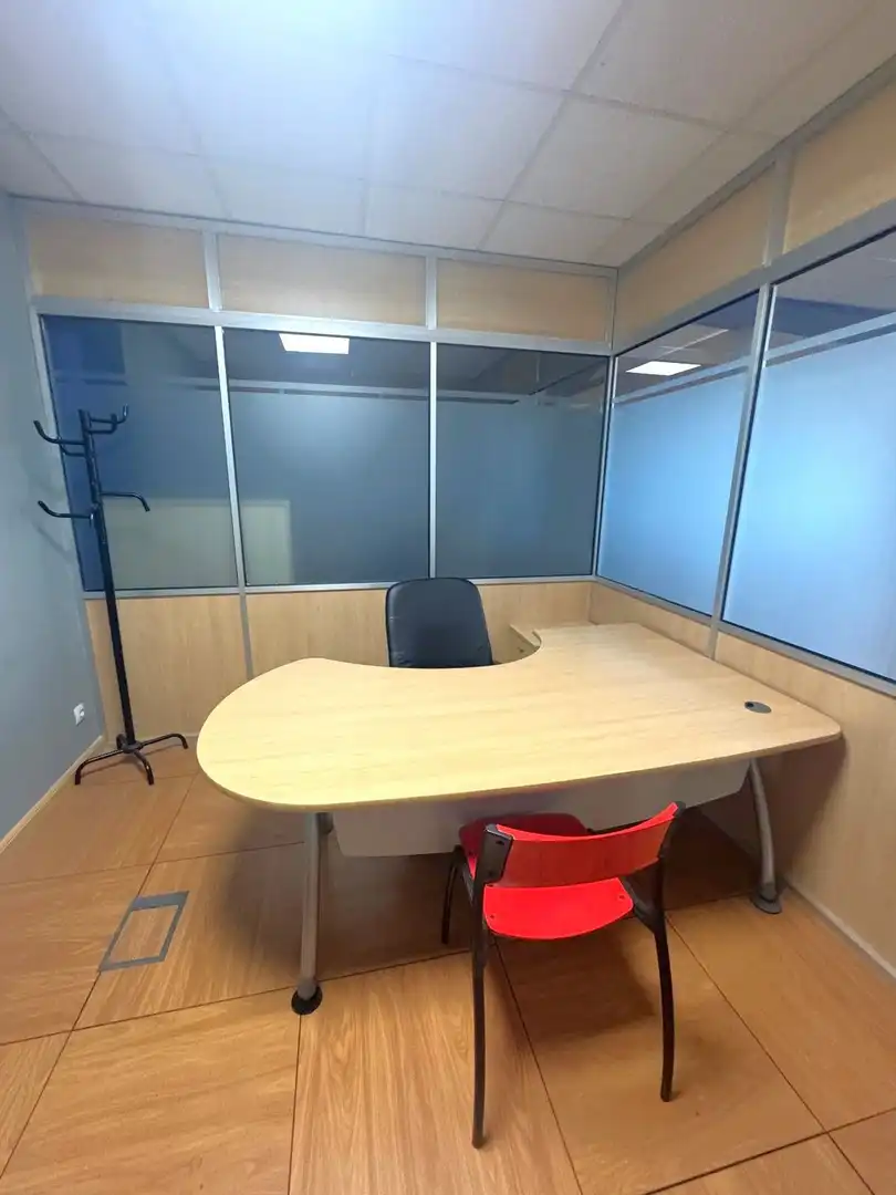 Büro zur Miete in Meco mit Klimaanlage und Möbliert