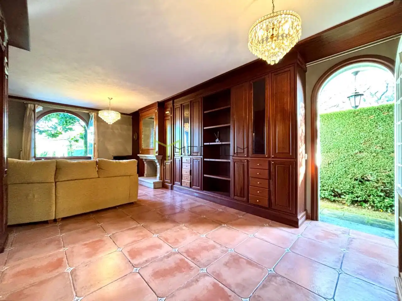 Sala de estar de Casa o chalet en venta en Silleda con Calefacción, Jardín privado y Parquet