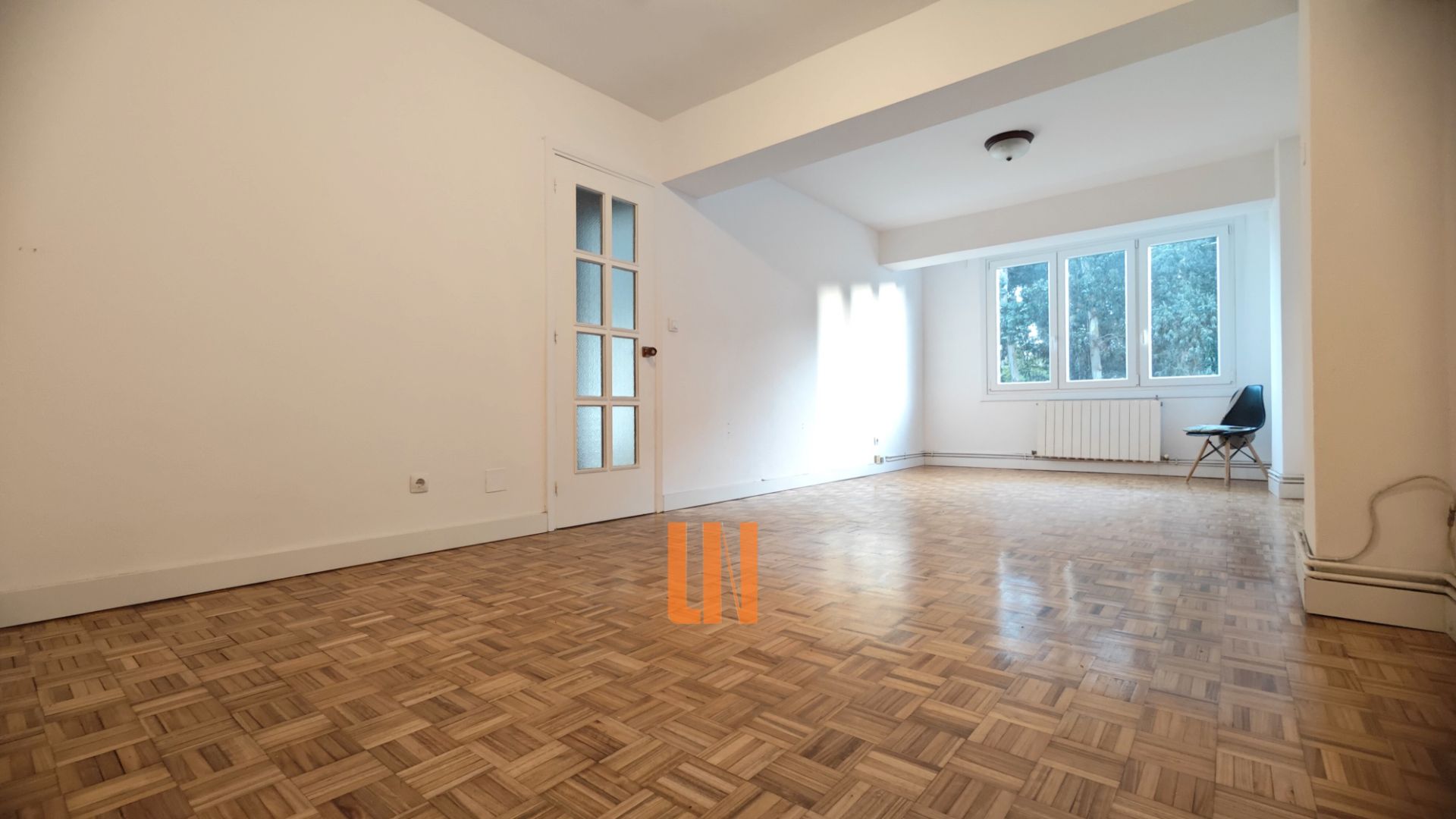 Sala d'estar de Pis en venda en A Coruña Capital  amb Calefacció, Parquet i Terrassa