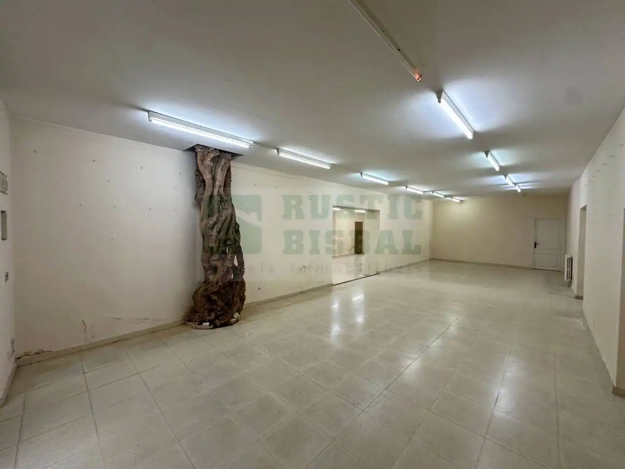 Local comercial de lloguer a La Bisbal d'Empordà, imagen 4