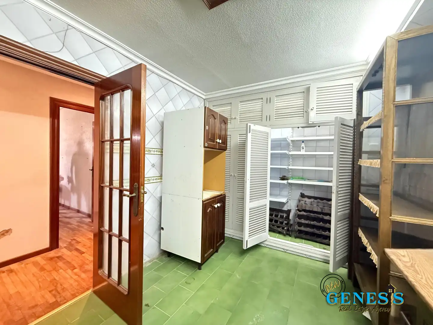 Cuina de Apartament en venda en Torrevieja amb Parquet i Moblat