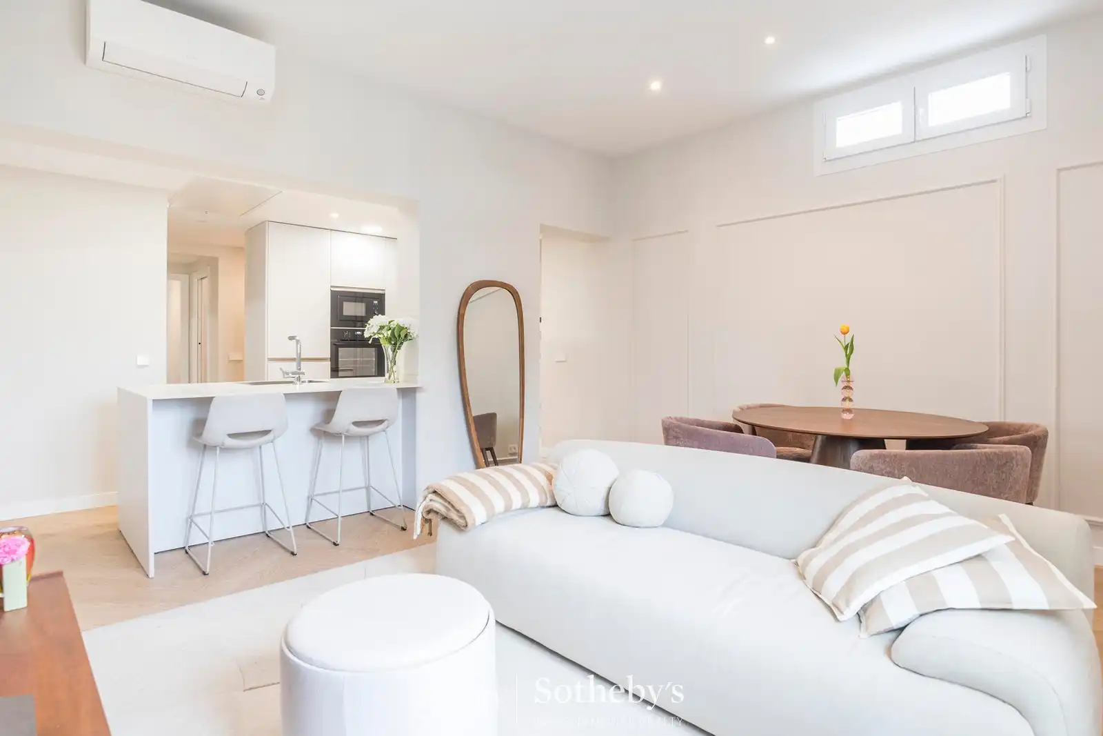 Sala d'estar de Apartament en venda en Madrid amb Aire condicionat, Calefacció i Traster