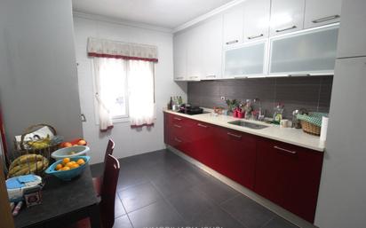 Kitchen of Flat for sale in Santurtzi 