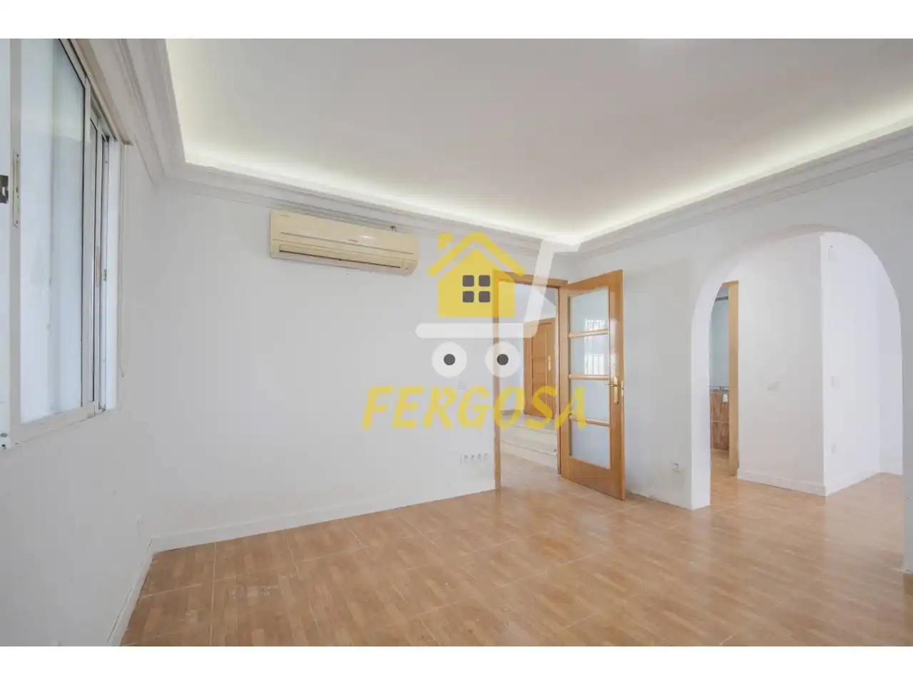 Casa adosada en venda en Las Ventas de Retamosa amb Jardí privat, Terrassa i Piscina