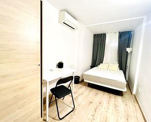 Bedroom of Flat to share in  Palma de Mallorca  with Air Conditioner