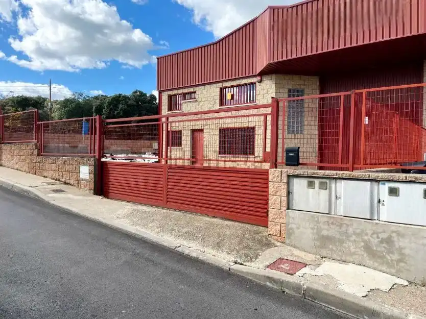 Nau industrial en venda a Chapinería