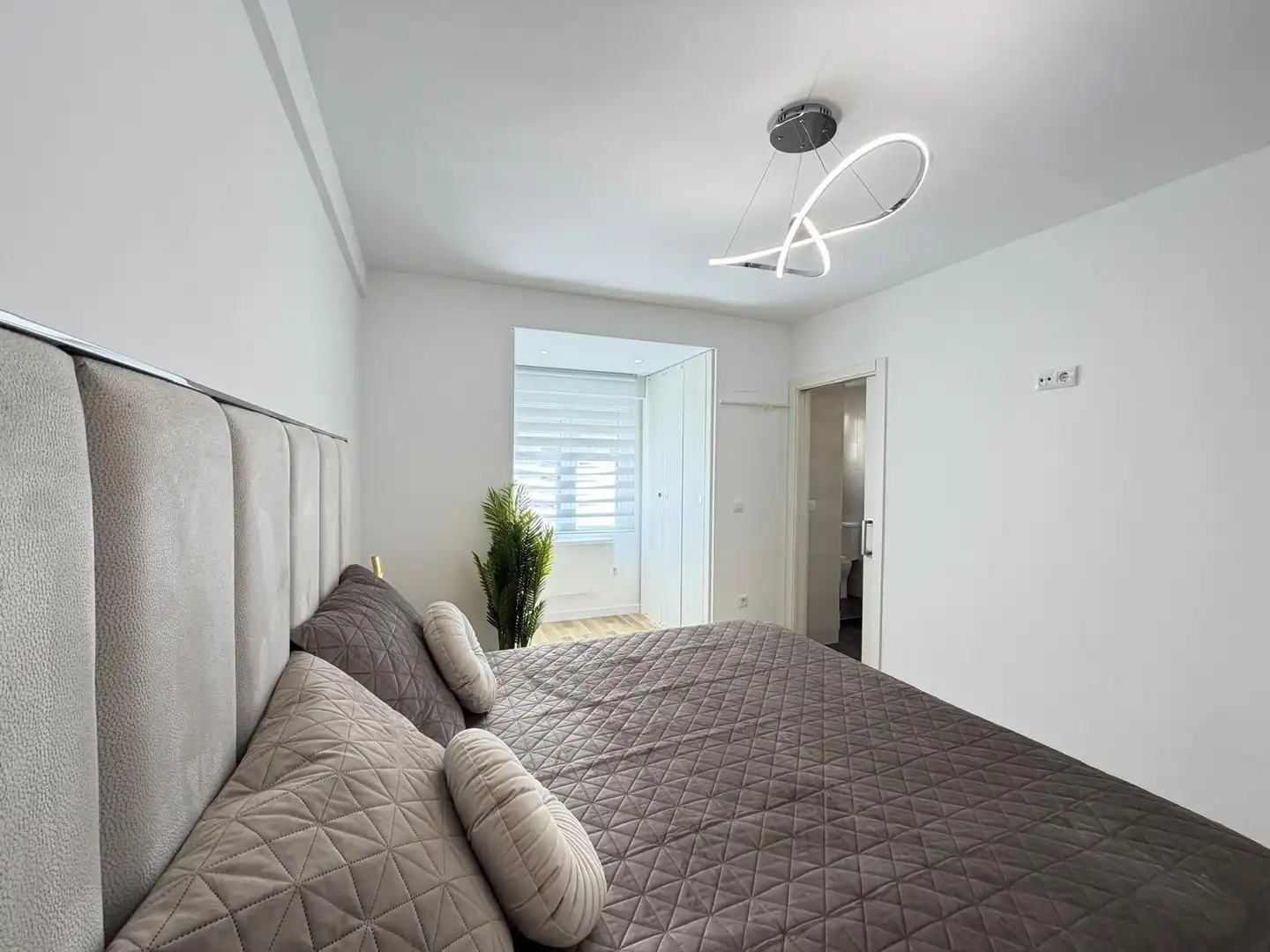 Habitación de Ático en venta en Torrevieja con Aire acondicionado, Calefacción y Amueblado