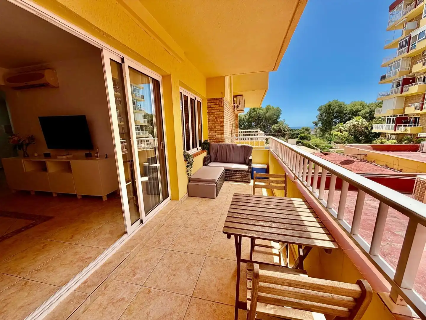 Terraza de Piso en venta en Benalmádena con Aire acondicionado, Calefacción y Jardín privado