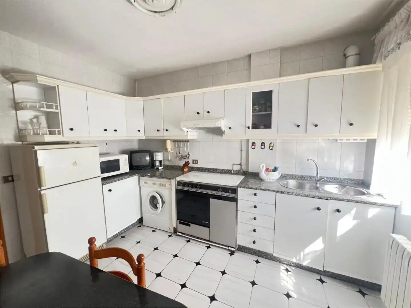 Cocina de Piso en venta en Quiroga con Parquet, Trastero y Amueblado