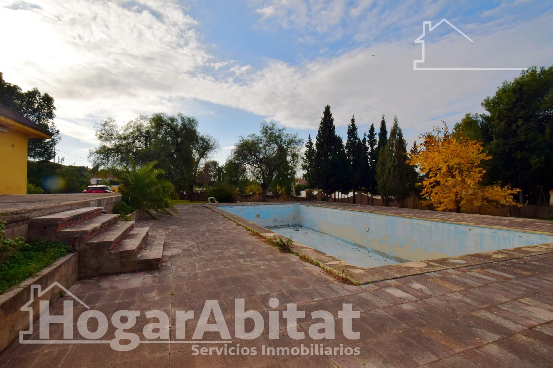 Piscina de Casa o xalet en venda en Llíria amb Jardí privat, Terrassa i Traster