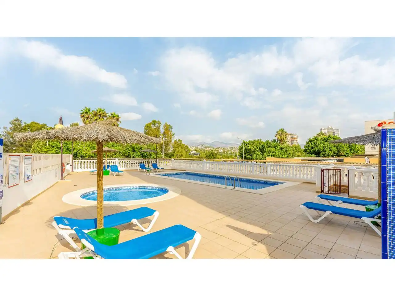 Piscina de Pis en venda en Calpe / Calp amb Terrassa, Moblat i Piscina comunitària