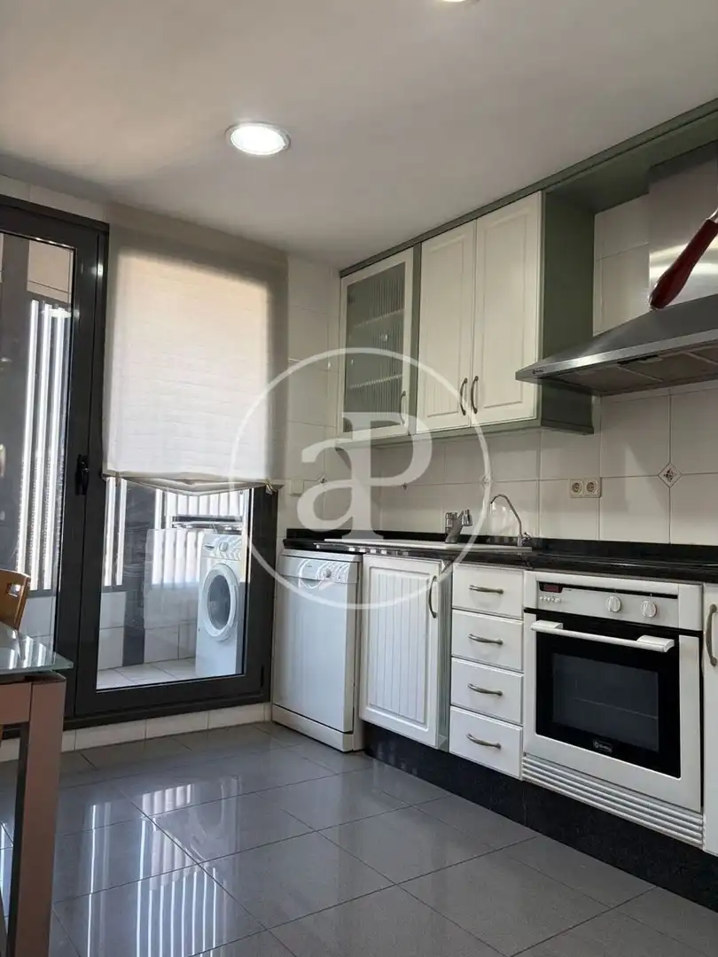 Cocina de Piso de alquiler en Valencia con Aire acondicionado, Calefacción y Jardín privado