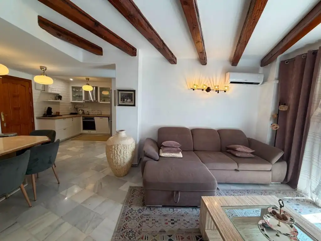 Sala d'estar de Apartament en venda en Torrevieja amb Jardí privat i Forn