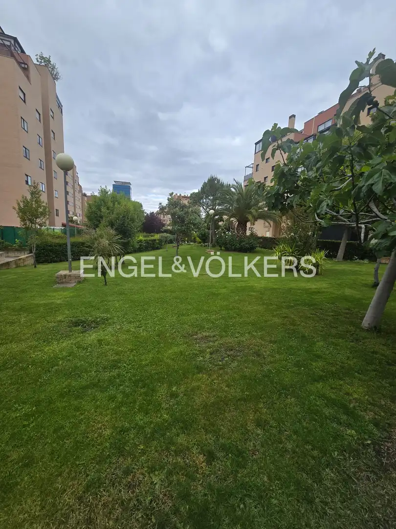 Pis de lloguer en Alcalá de Henares amb Calefacció, Jardí privat i Traster