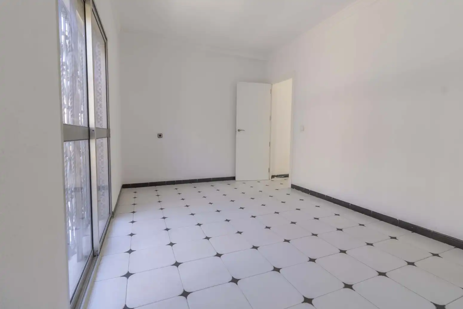 Dormitori de Casa adosada en venda en Sevilla amb Terrassa i Balcó