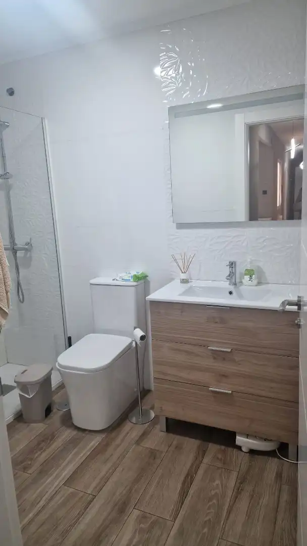 Baño de Piso en venta en Ciudad Real con Aire acondicionado, Calefacción y Amueblado
