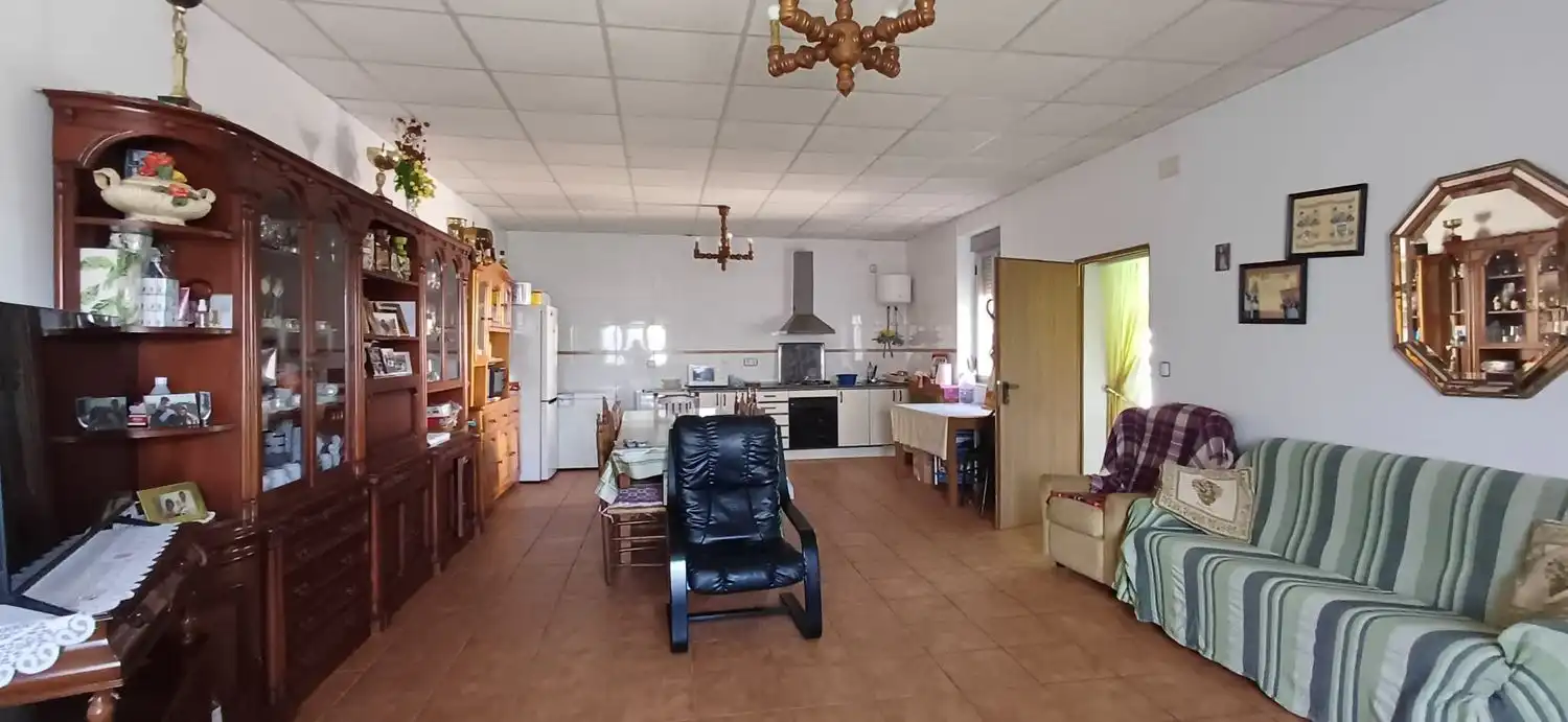 Cuina de Casa o xalet en venda en Valderrey amb Calefacció, Terrassa i Traster
