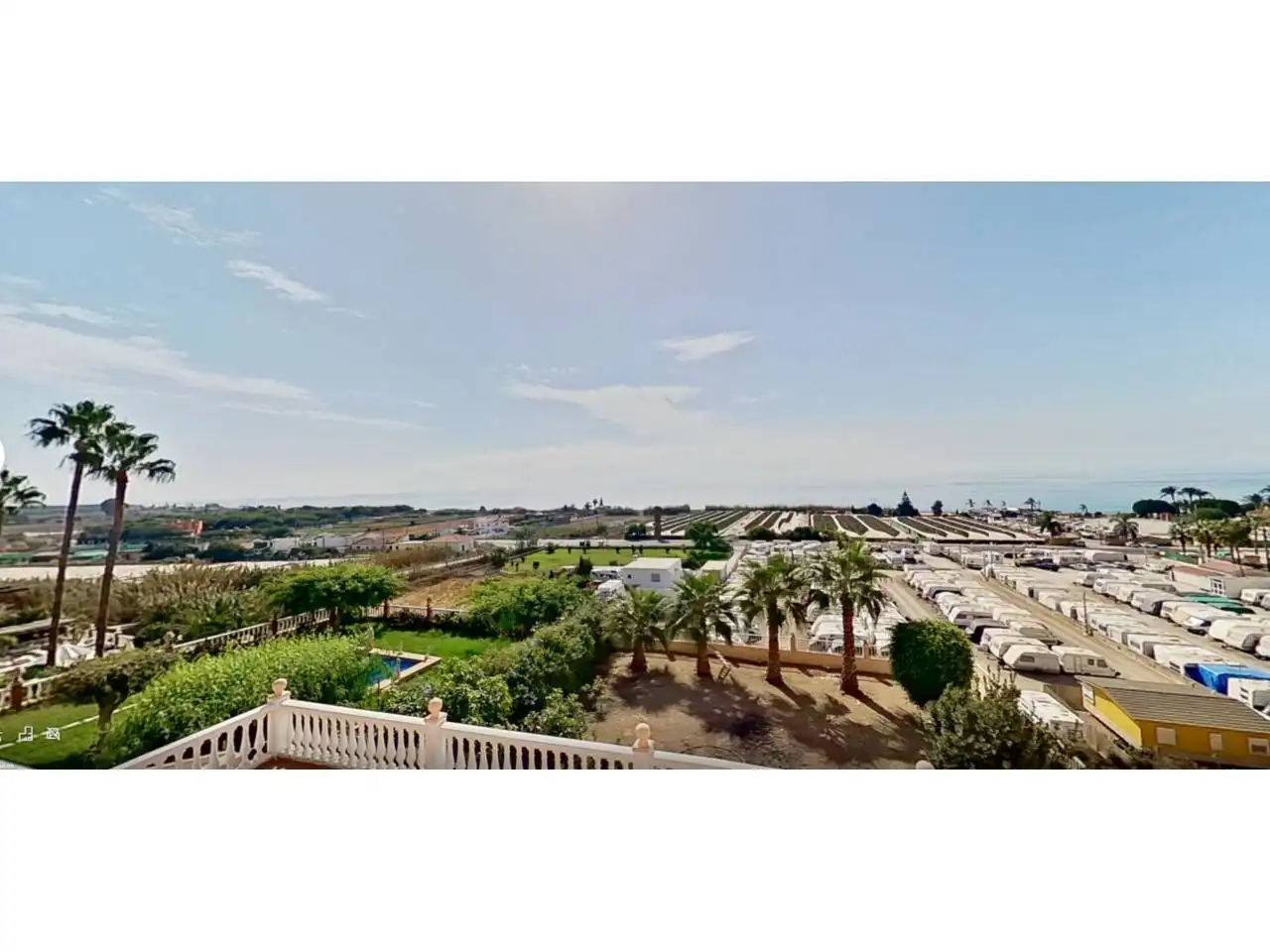 Vista exterior de Casa o xalet en venda en Vélez-Málaga amb Jardí privat i Terrassa