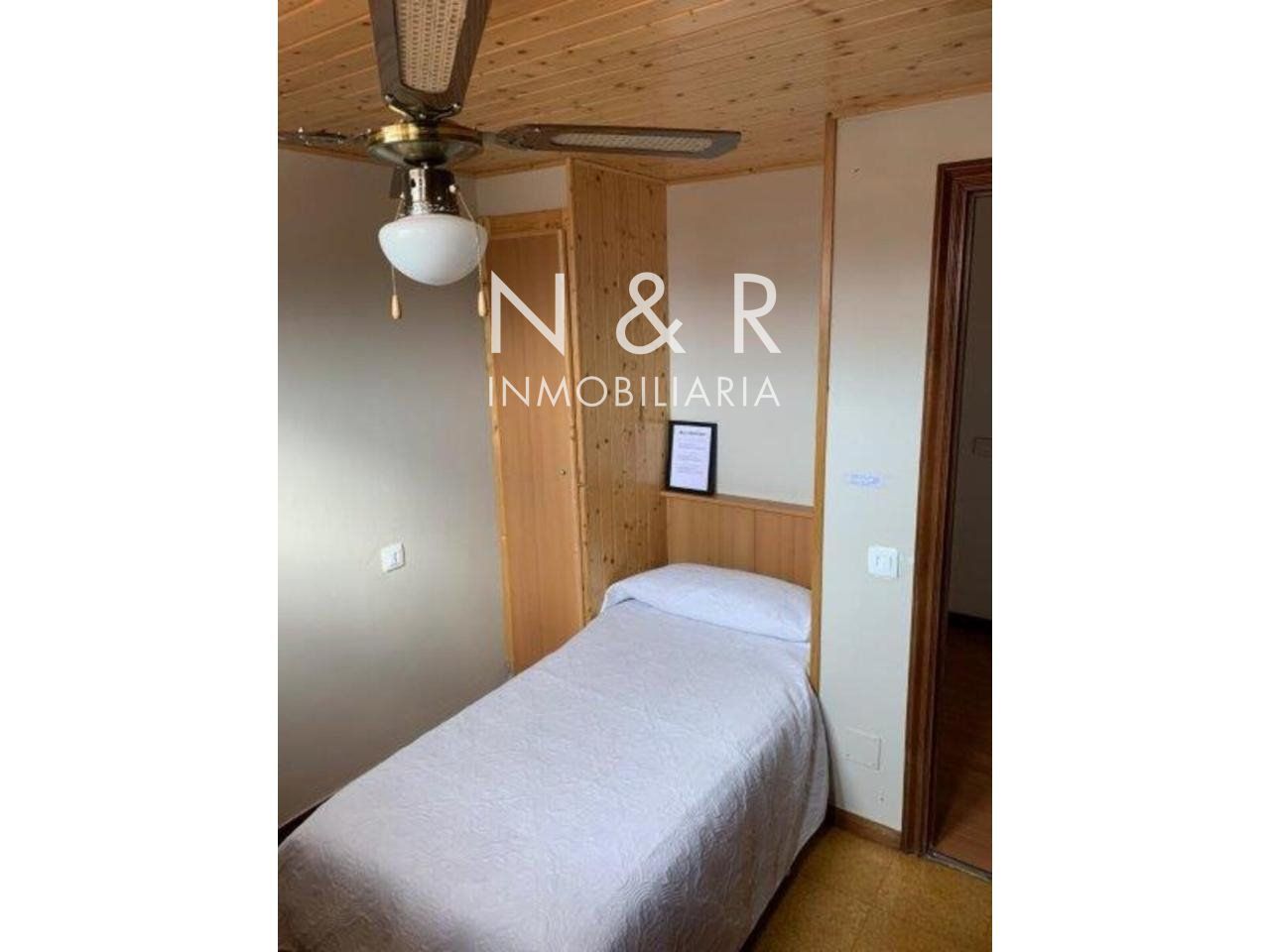 Habitación de Casa o chalet en venta en Santiago de Compostela  con Calefacción y Amueblado