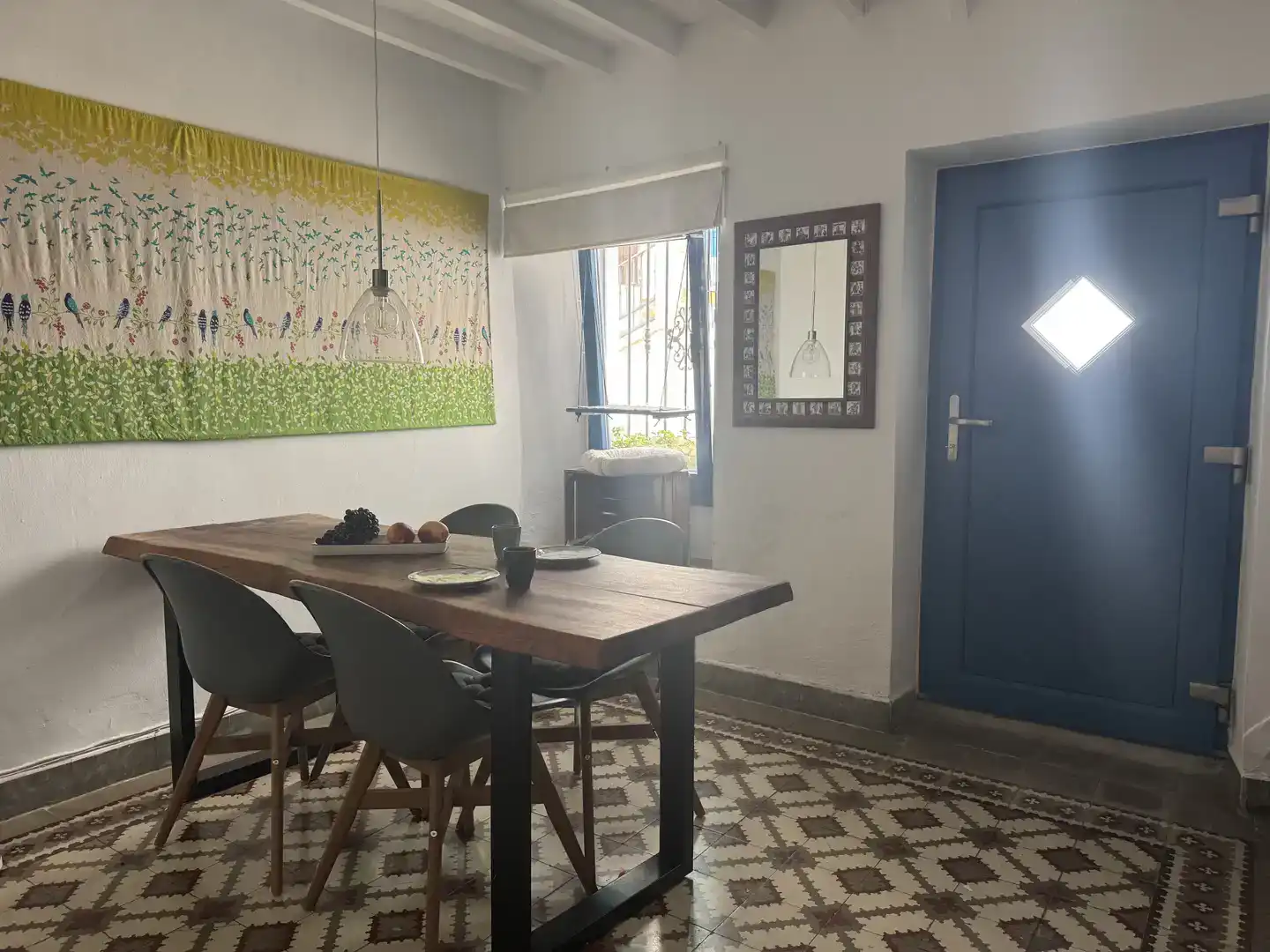 Menjador de Casa adosada en venda en Sayalonga amb Aire condicionat