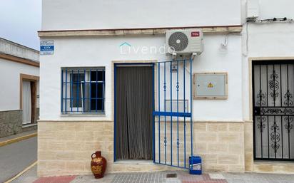 Vista exterior de Casa o xalet en venda en Barbate amb Aire condicionat, Calefacció i Moblat