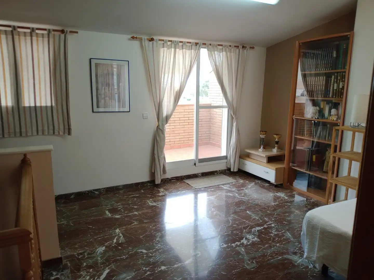 Habitación de Casa adosada de alquiler en Xirivella con Terraza y Amueblado